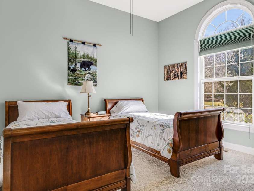 585 Rickel Drive, Hendersonville, NC 28739.  MLS# CAR4234333, YatesRealty ID 7310. 