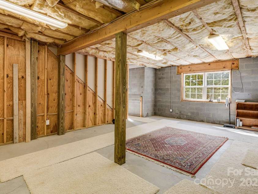 585 Rickel Drive, Hendersonville, NC 28739.  MLS# CAR4234333, YatesRealty ID 7310. 