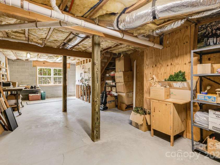 585 Rickel Drive, Hendersonville, NC 28739.  MLS# CAR4234333, YatesRealty ID 7310. 