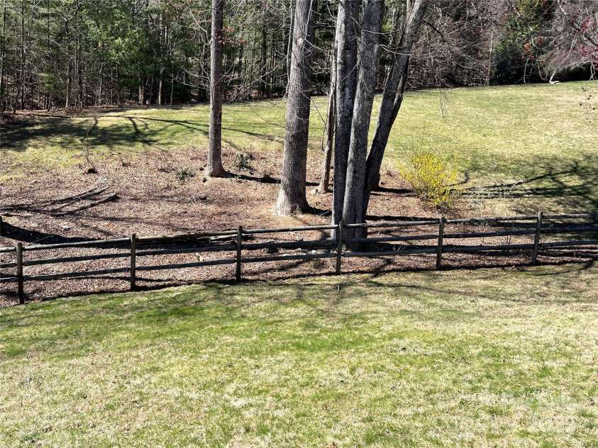 585 Rickel Drive, Hendersonville, NC 28739.  MLS# CAR4234333, YatesRealty ID 7310. 