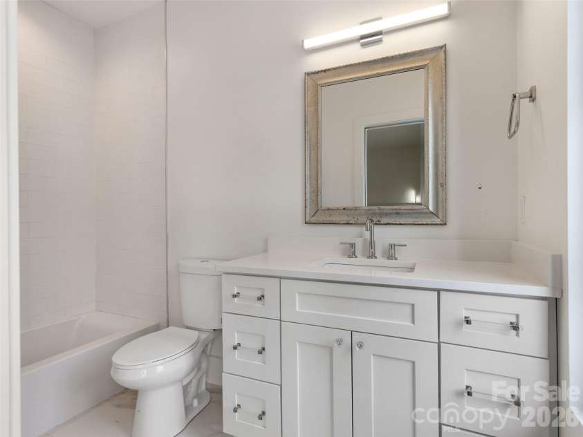 6017 Oxfordshire Road, Waxhaw, NC 28173.  MLS# CAR4342776, YatesRealty ID 7311. Full Bath Two