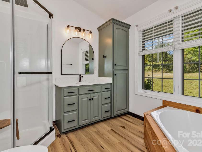 939 Morgan Hill Road, Black Mountain, NC 28711.  MLS# CAR4297863, YatesRealty ID 7311. 