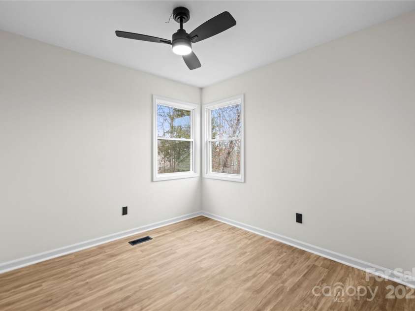 10211 Ridgewell Court, Charlotte, NC 28215.  MLS# CAR4227517, YatesRealty ID 7313. 3rd bedroom