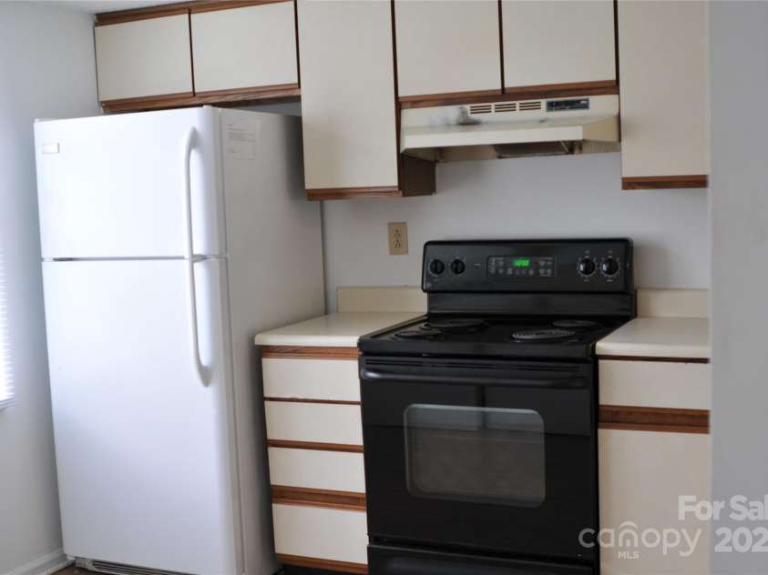 9626-C Vinca Circle, Charlotte, NC 28213.  MLS# CAR4290959, YatesRealty ID 7313. 