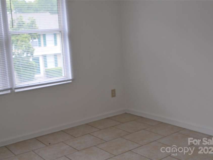 9626-C Vinca Circle, Charlotte, NC 28213.  MLS# CAR4290959, YatesRealty ID 7313. 