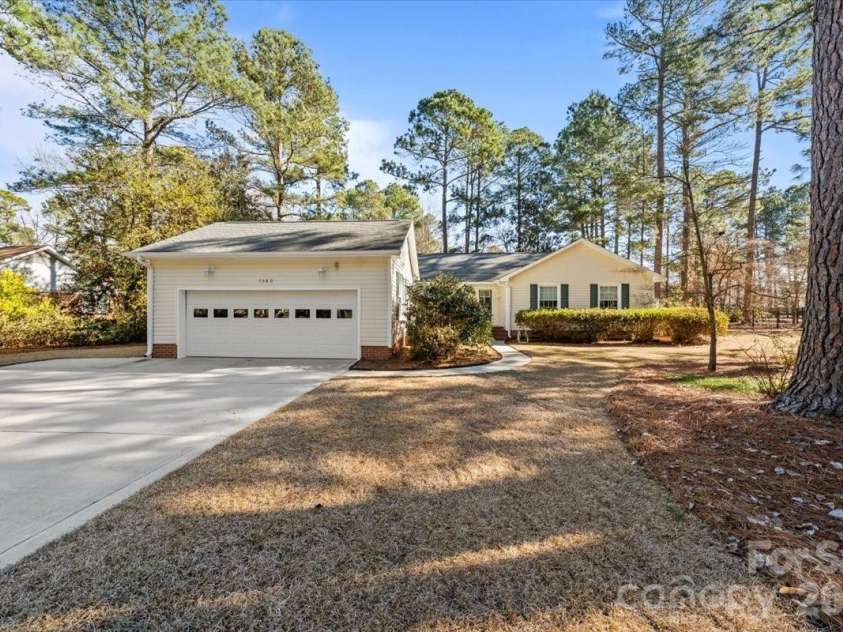 7980 Glasgow Drive, Laurinburg, NC 28352.  MLS# CAR4341881, YatesRealty ID 7314. 