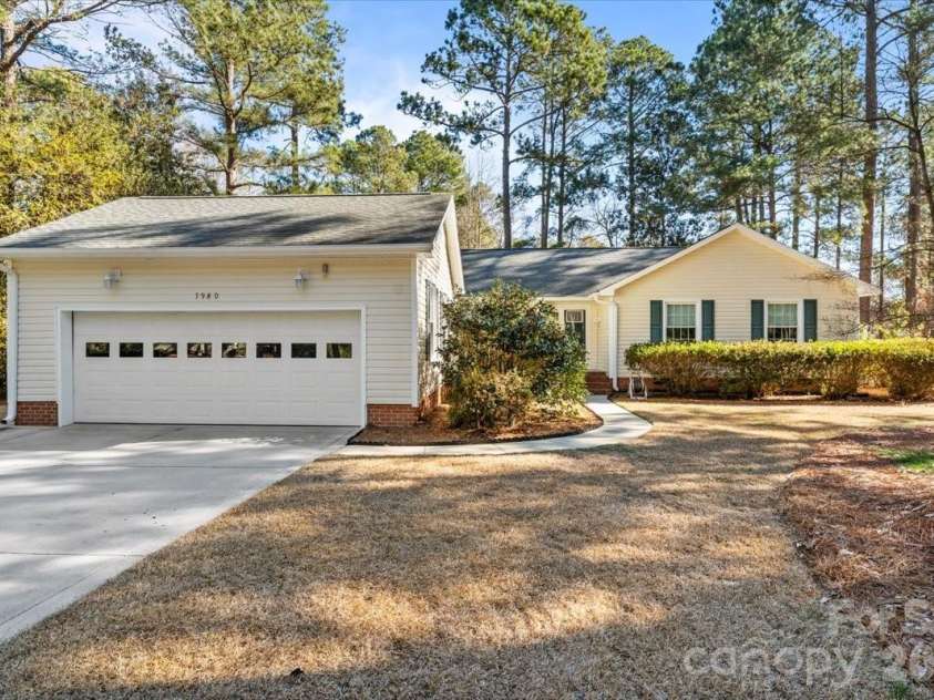 7980 Glasgow Drive, Laurinburg, NC 28352.  MLS# CAR4341881, YatesRealty ID 7314. 