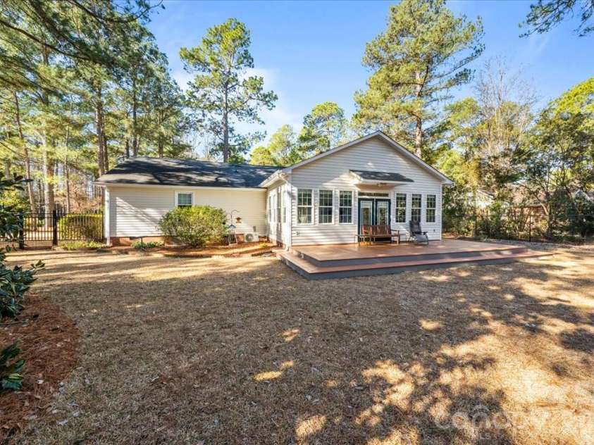 7980 Glasgow Drive, Laurinburg, NC 28352.  MLS# CAR4341881, YatesRealty ID 7314. 
