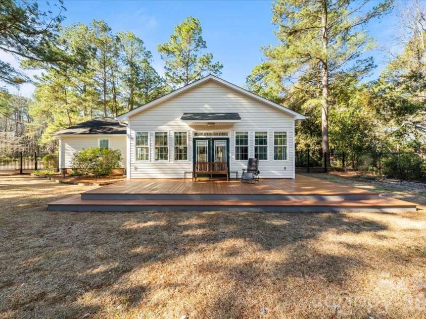 7980 Glasgow Drive, Laurinburg, NC 28352.  MLS# CAR4341881, YatesRealty ID 7314. 