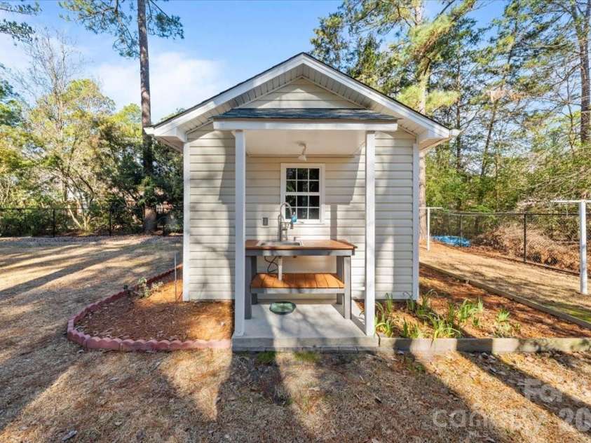 7980 Glasgow Drive, Laurinburg, NC 28352.  MLS# CAR4341881, YatesRealty ID 7314. 