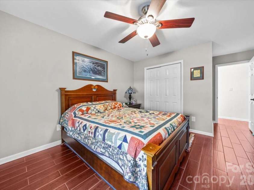 7980 Glasgow Drive, Laurinburg, NC 28352.  MLS# CAR4341881, YatesRealty ID 7314. 