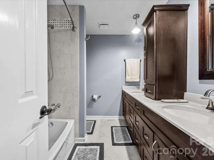 7980 Glasgow Drive, Laurinburg, NC 28352.  MLS# CAR4341881, YatesRealty ID 7314. 