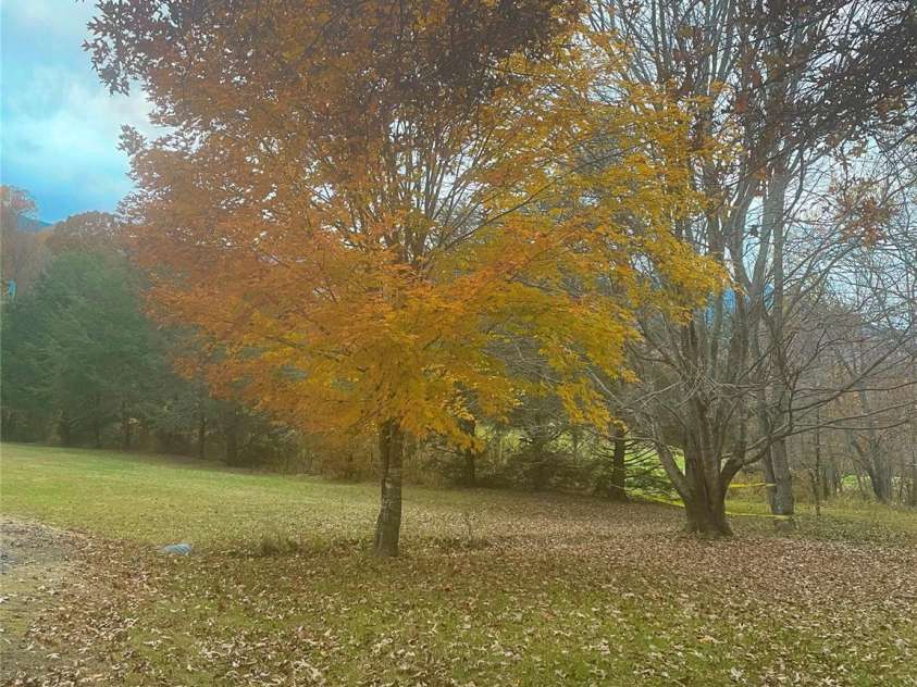 565 Winterstar Loop, Burnsville, NC 28714.  MLS# CAR4138759, YatesRealty ID 7315. 