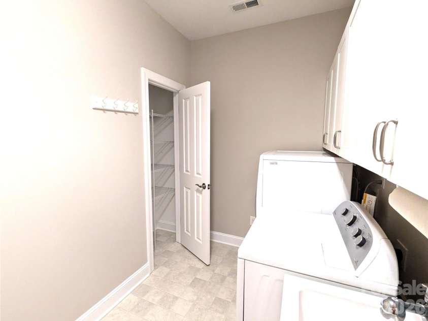 1151 Avalon Place, Matthews, NC 28104.  MLS# CAR4345951, YatesRealty ID 7318. 