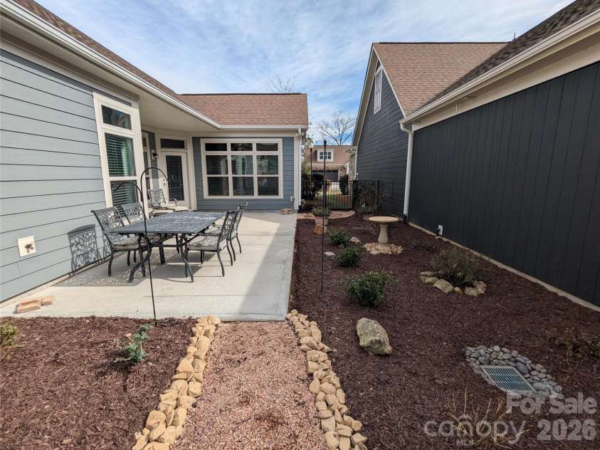 1151 Avalon Place, Matthews, NC 28104.  MLS# CAR4345951, YatesRealty ID 7318. 