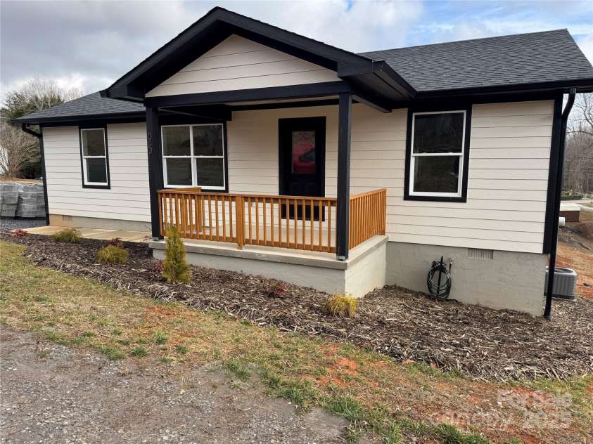 95 SHORT DRIVE Short Drive, Marion, NC 28752.  MLS# CAR4226761, YatesRealty ID 7319. 