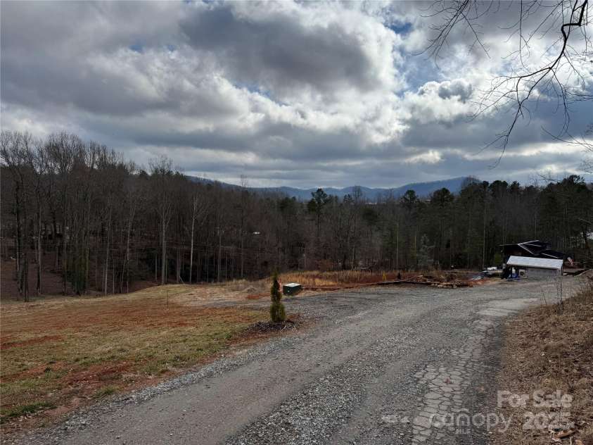 95 SHORT DRIVE Short Drive, Marion, NC 28752.  MLS# CAR4226761, YatesRealty ID 7319. 