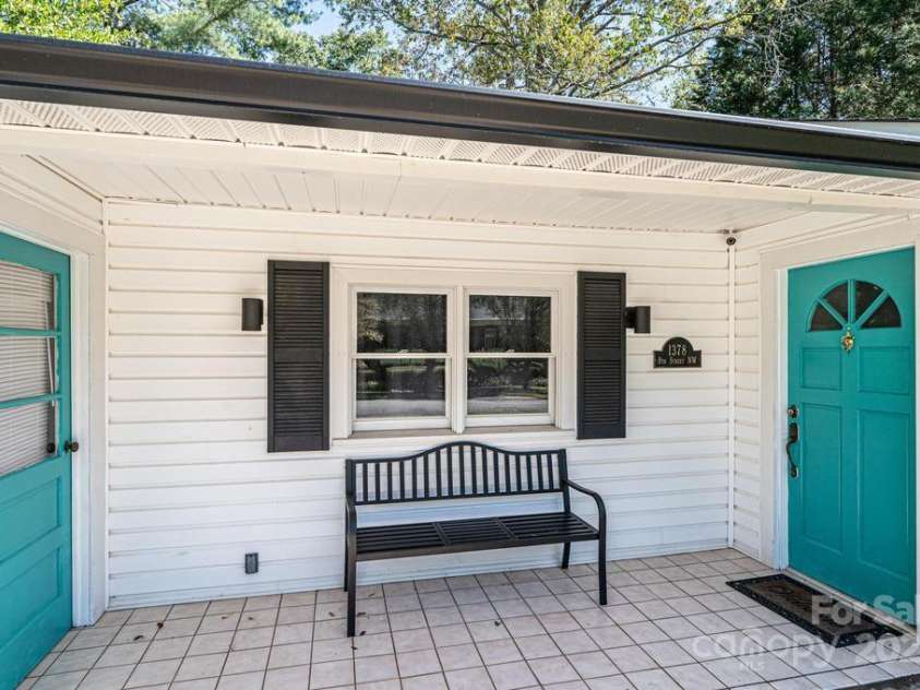 1378 8th Street, Hickory, NC 28601.  MLS# CAR4192606, YatesRealty ID 732. 