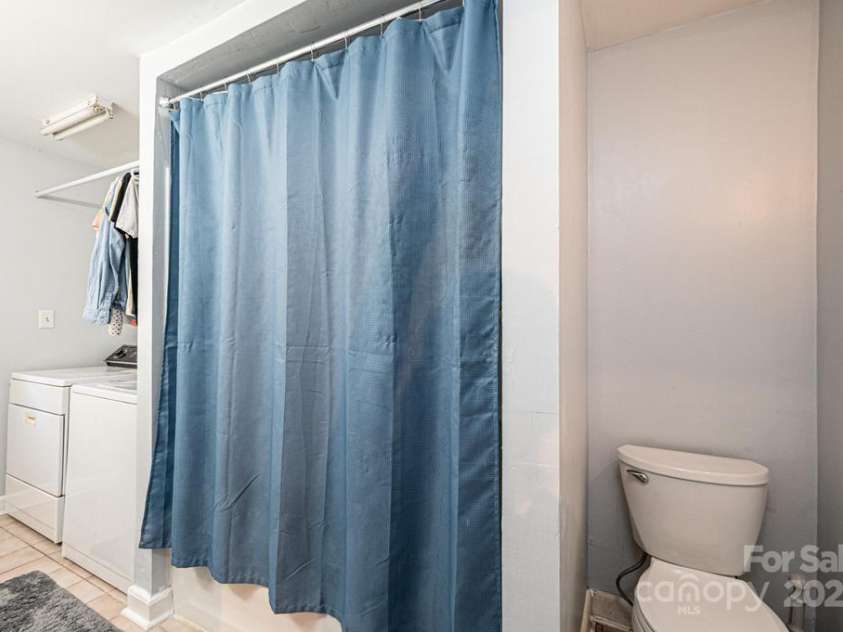 1378 8th Street, Hickory, NC 28601.  MLS# CAR4192606, YatesRealty ID 732. 