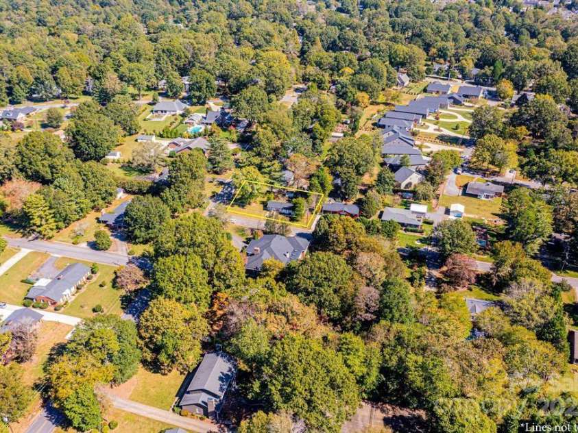 1378 8th Street, Hickory, NC 28601.  MLS# CAR4192606, YatesRealty ID 732. 