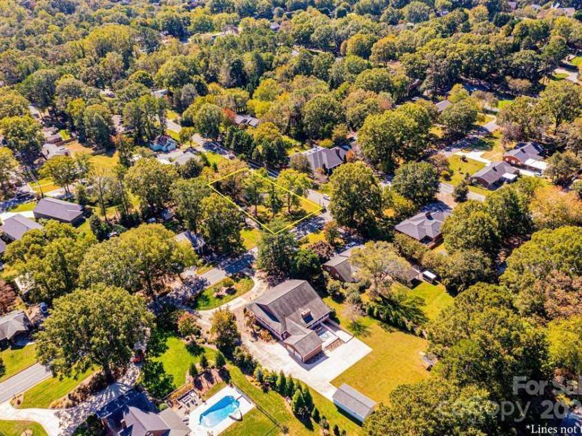 1378 8th Street, Hickory, NC 28601.  MLS# CAR4192606, YatesRealty ID 732. 