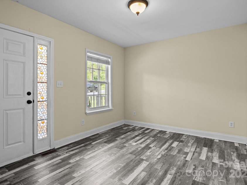 2325 Sanders Avenue, Charlotte, NC 28216.  MLS# CAR4241817, YatesRealty ID 7320. 