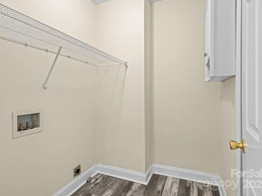 2325 Sanders Avenue, Charlotte, NC 28216.  MLS# CAR4241817, YatesRealty ID 7320. 
