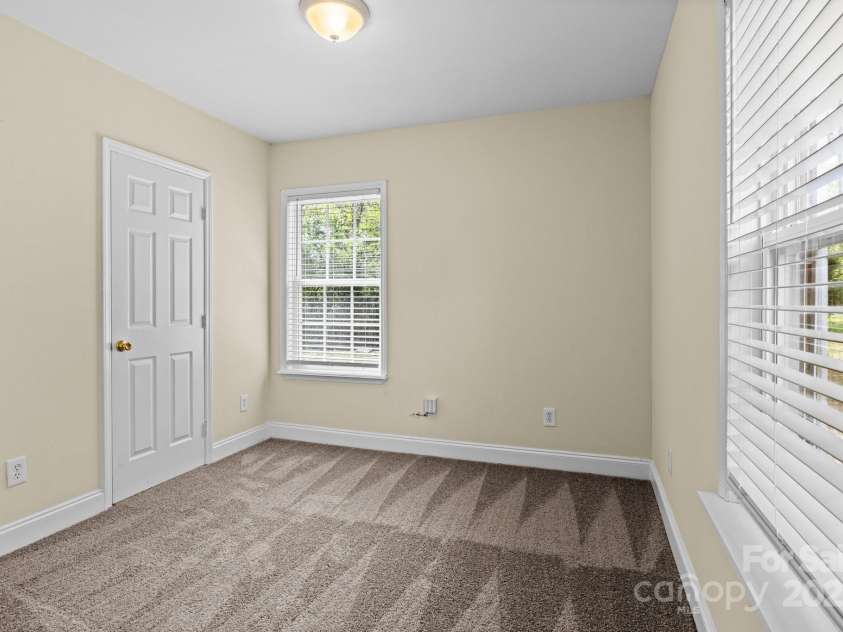 2325 Sanders Avenue, Charlotte, NC 28216.  MLS# CAR4241817, YatesRealty ID 7320. 