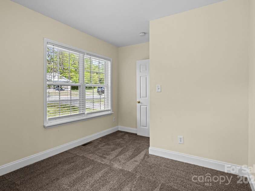 2325 Sanders Avenue, Charlotte, NC 28216.  MLS# CAR4241817, YatesRealty ID 7320. 