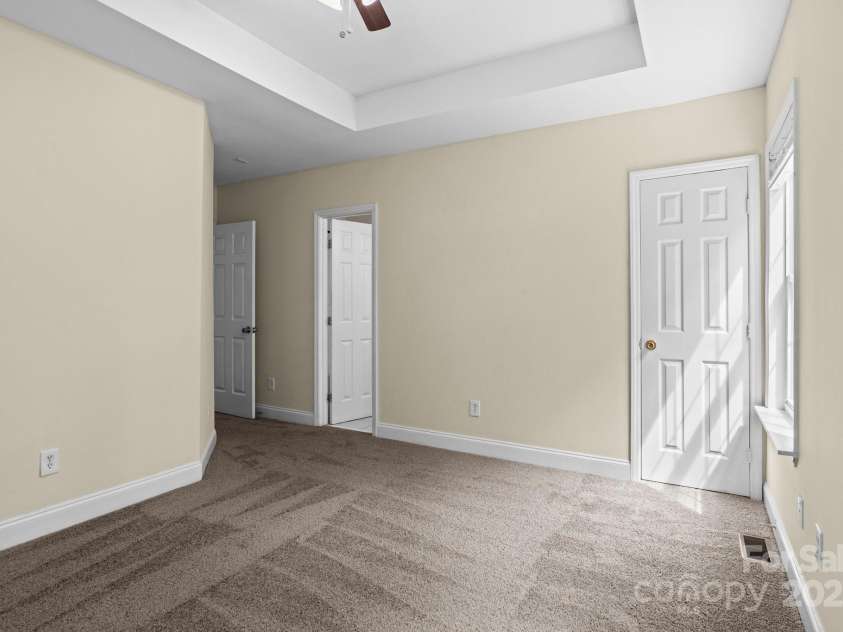 2325 Sanders Avenue, Charlotte, NC 28216.  MLS# CAR4241817, YatesRealty ID 7320. 