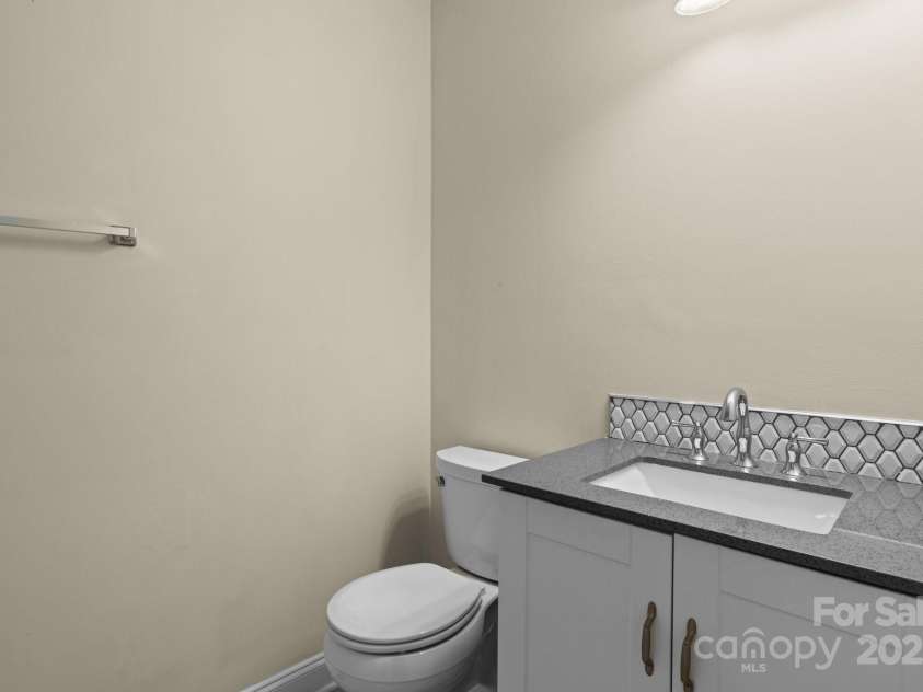 2325 Sanders Avenue, Charlotte, NC 28216.  MLS# CAR4241817, YatesRealty ID 7320. 