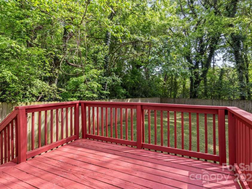 2325 Sanders Avenue, Charlotte, NC 28216.  MLS# CAR4241817, YatesRealty ID 7320. 
