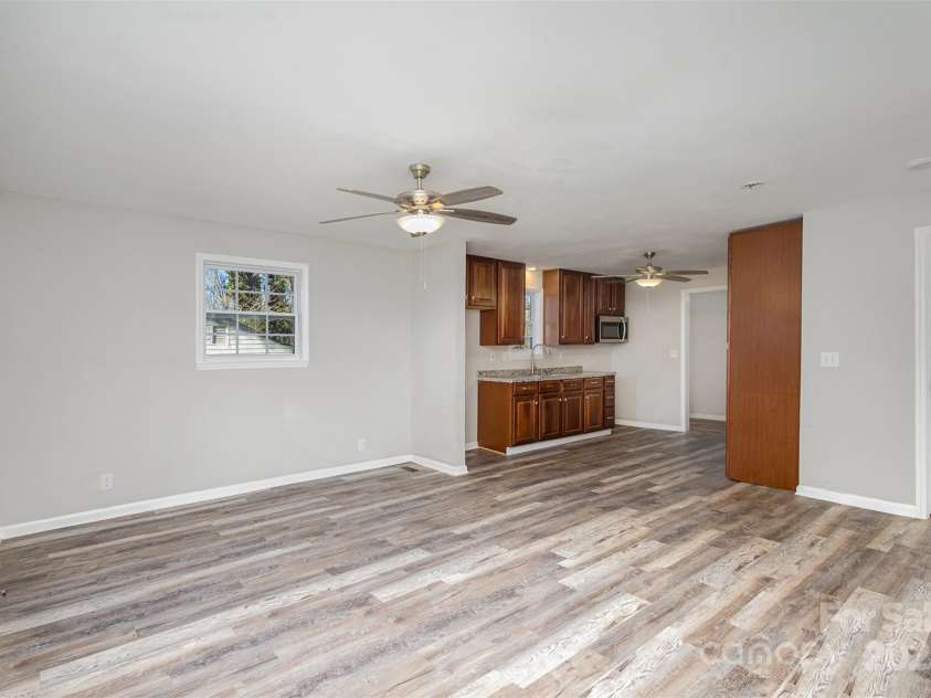 504 Poplar Street, Dallas, NC 28034.  MLS# CAR4213307, YatesRealty ID 7321. 