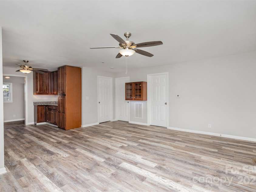 504 Poplar Street, Dallas, NC 28034.  MLS# CAR4213307, YatesRealty ID 7321. 