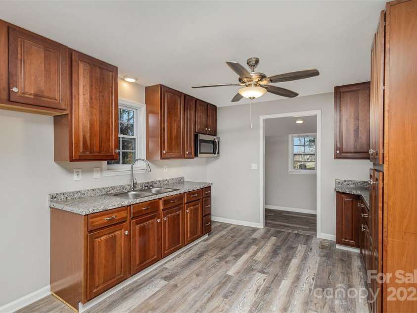504 Poplar Street, Dallas, NC 28034.  MLS# CAR4213307, YatesRealty ID 7321. 