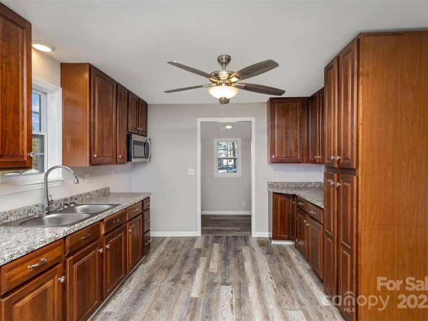 504 Poplar Street, Dallas, NC 28034.  MLS# CAR4213307, YatesRealty ID 7321. 