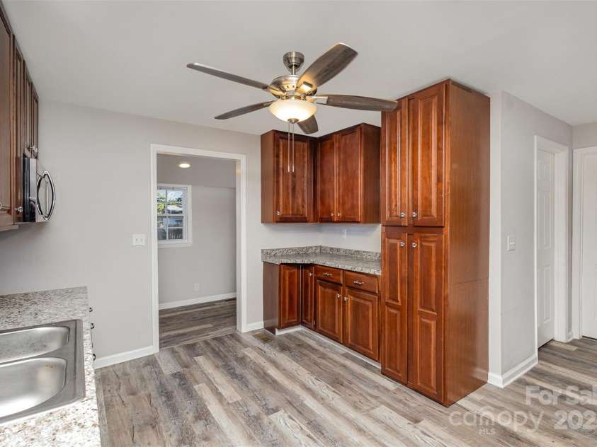 504 Poplar Street, Dallas, NC 28034.  MLS# CAR4213307, YatesRealty ID 7321. 