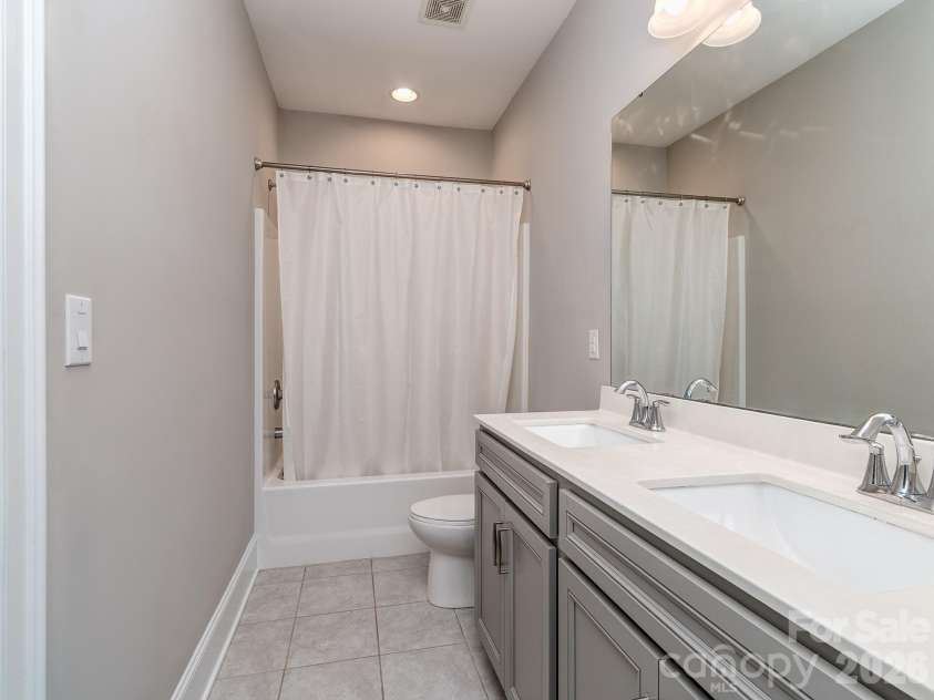 1520 Afton Way, Fort Mill, SC 29708.  MLS# CAR4357058, YatesRealty ID 7322. Full bath #3