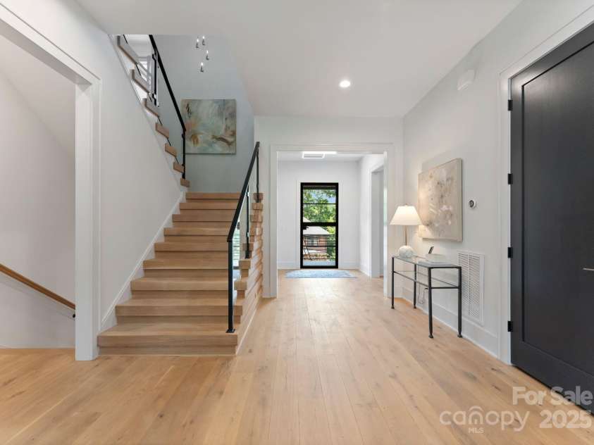 3416 Windsor Drive, Charlotte, NC 28209.  MLS# CAR4234263, YatesRealty ID 7324. 