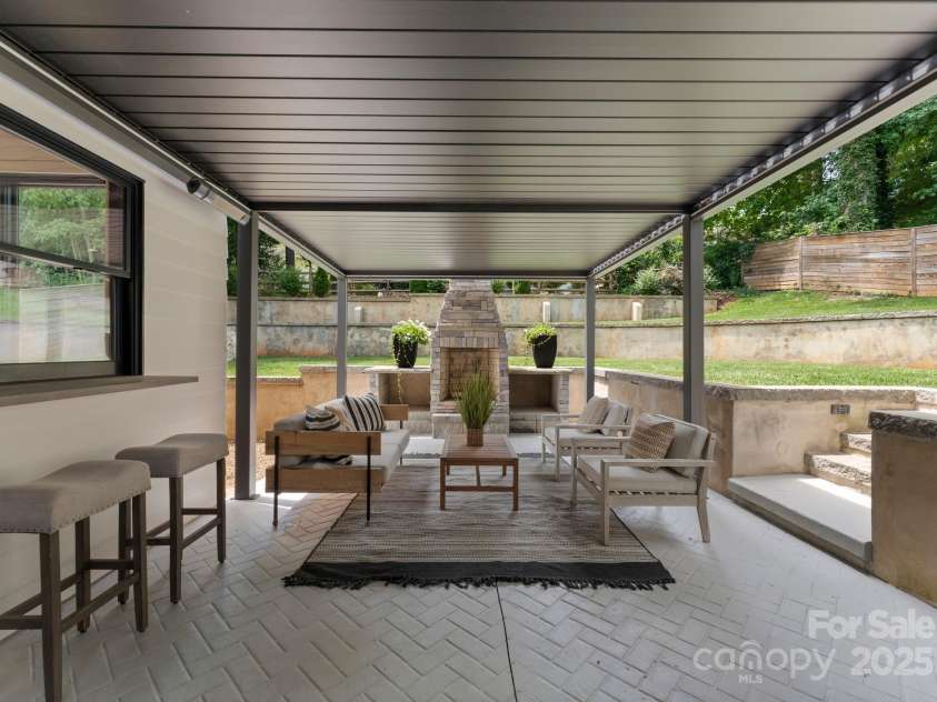 3416 Windsor Drive, Charlotte, NC 28209.  MLS# CAR4234263, YatesRealty ID 7324. 