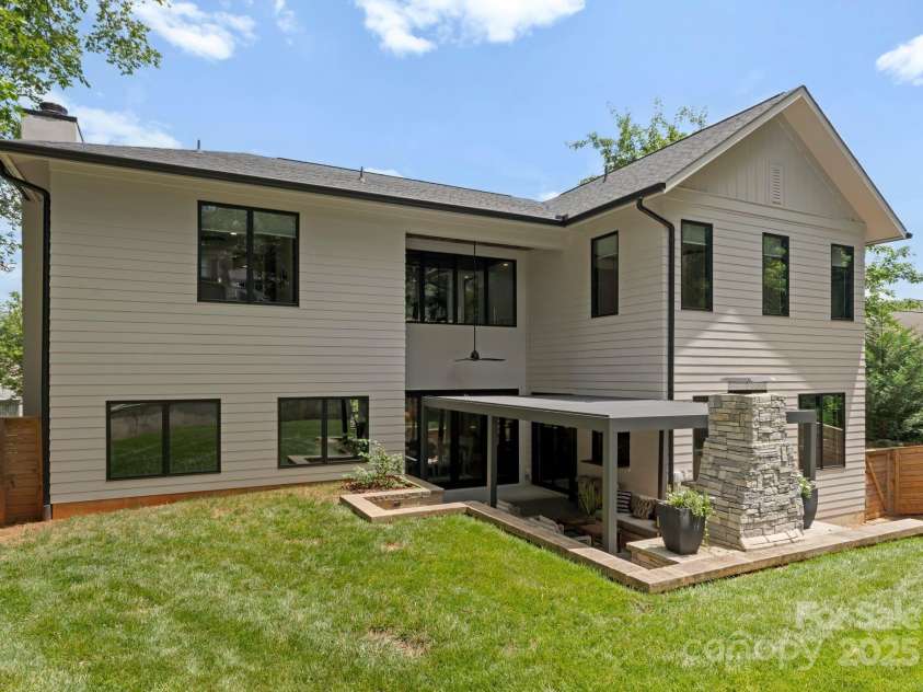 3416 Windsor Drive, Charlotte, NC 28209.  MLS# CAR4234263, YatesRealty ID 7324. 