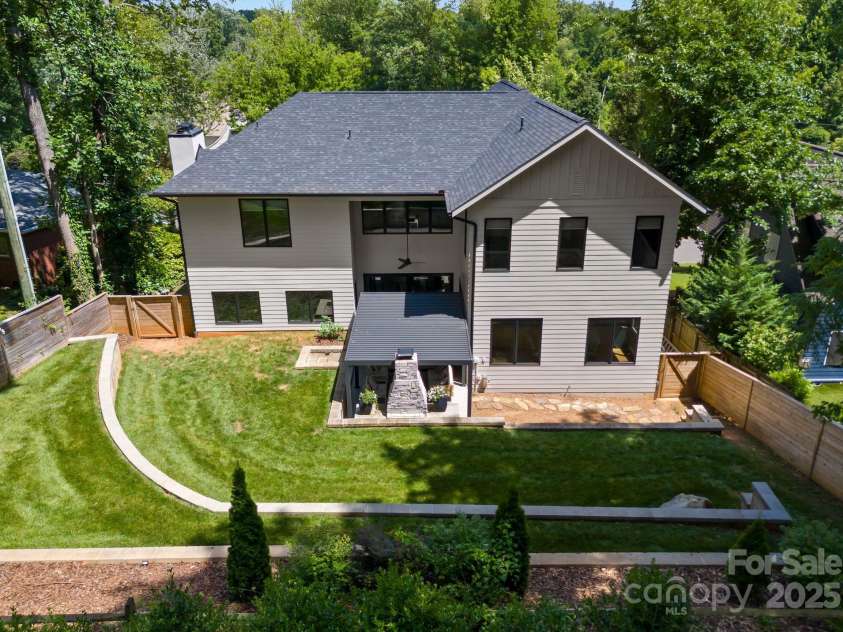 3416 Windsor Drive, Charlotte, NC 28209.  MLS# CAR4234263, YatesRealty ID 7324. 