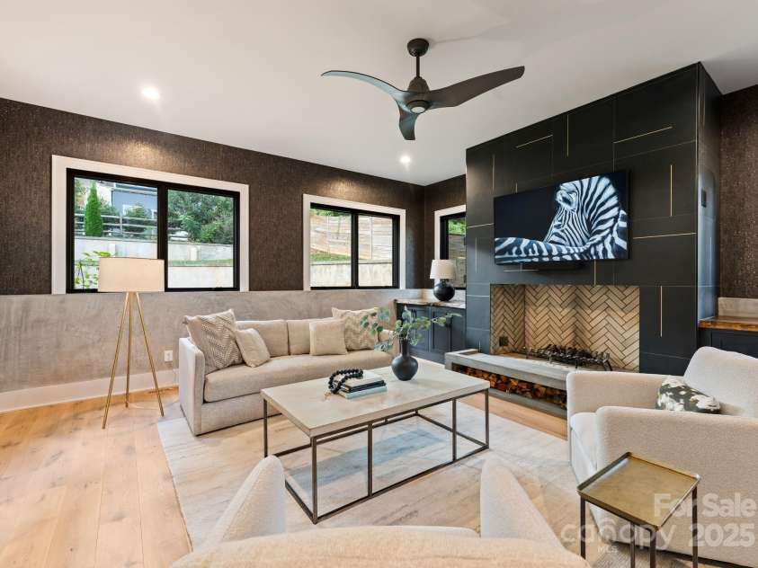 3416 Windsor Drive, Charlotte, NC 28209.  MLS# CAR4307597, YatesRealty ID 7324. 