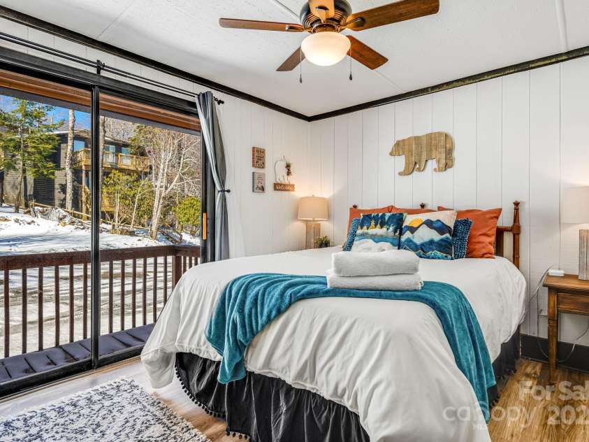 220 Charter Hills Road, Beech Mountain, NC 28604.  MLS# CAR4223784, YatesRealty ID 7326. 