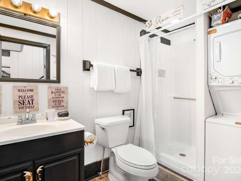 220 Charter Hills Road, Beech Mountain, NC 28604.  MLS# CAR4223784, YatesRealty ID 7326. 