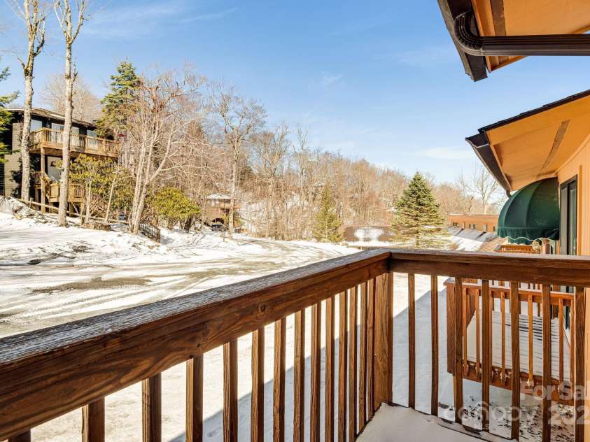 220 Charter Hills Road, Beech Mountain, NC 28604.  MLS# CAR4223784, YatesRealty ID 7326. 