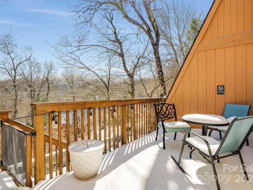 220 Charter Hills Road, Beech Mountain, NC 28604.  MLS# CAR4223784, YatesRealty ID 7326. 