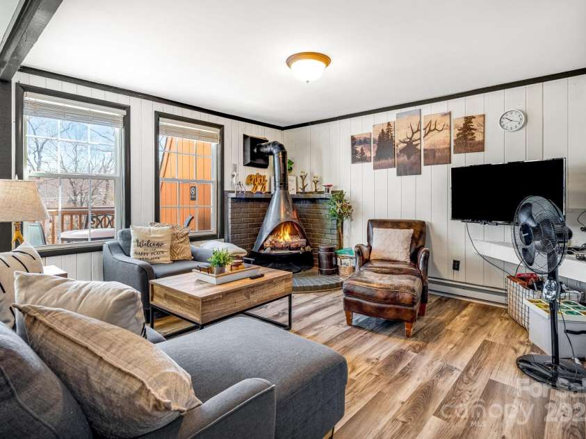 220 Charter Hills Road, Beech Mountain, NC 28604.  MLS# CAR4223784, YatesRealty ID 7326. 