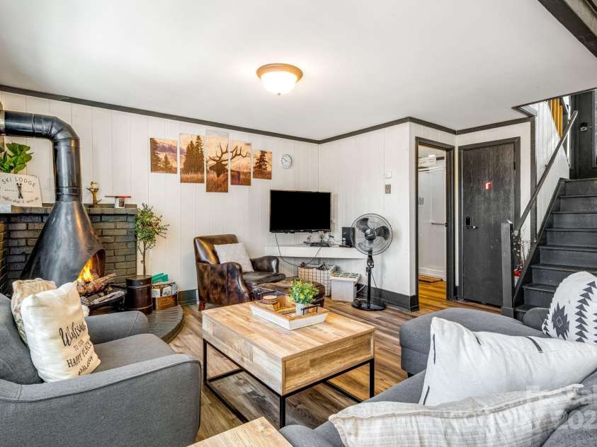 220 Charter Hills Road, Beech Mountain, NC 28604.  MLS# CAR4223784, YatesRealty ID 7326. 