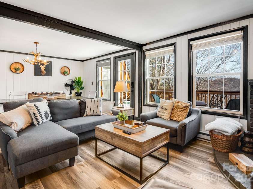 220 Charter Hills Road, Beech Mountain, NC 28604.  MLS# CAR4223784, YatesRealty ID 7326. 